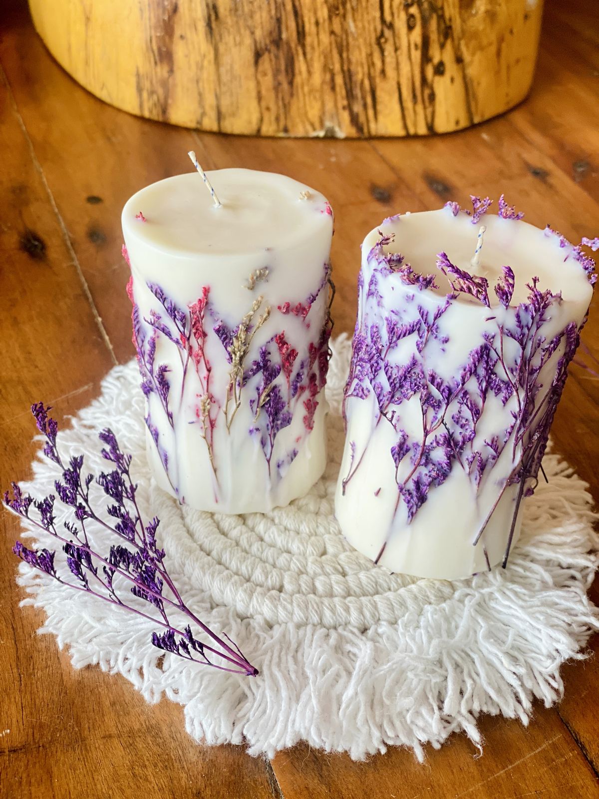 Velas com flores secas